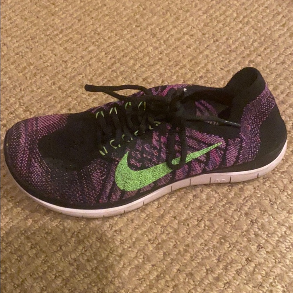 Nike tennis shoes